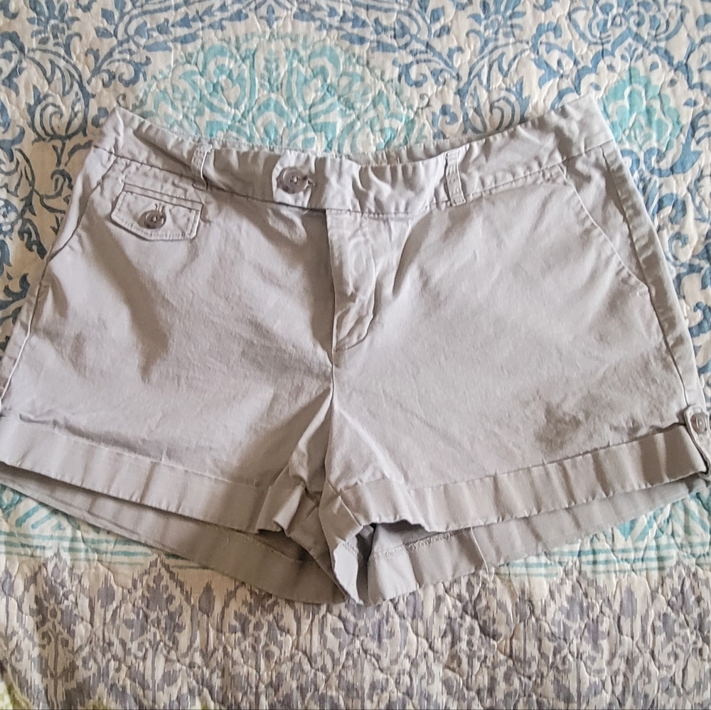 Banana Republic Khaki Shorts 10Petite